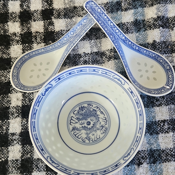 Vintage rice bowl amd spoons - Picture 3 of 4